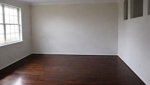 8044 Canyon Lake Cir