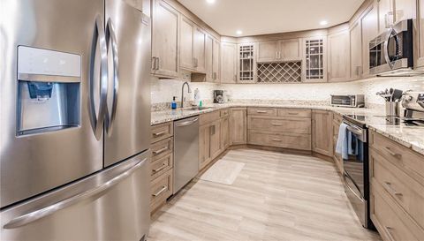 1255 E PEPPERTREE DRIVE