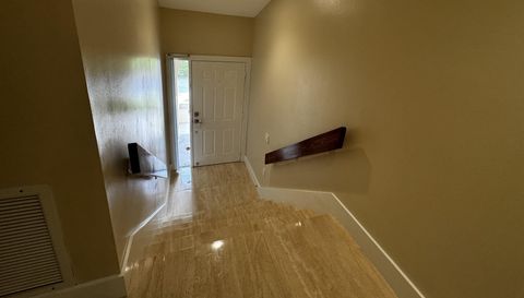 5520 Coach House Cir