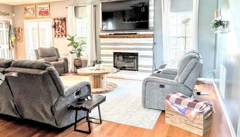 226 N Orchard Farms Ave