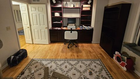 11815 N Lake Side Dr