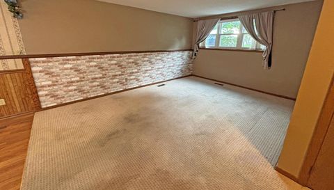 2402 Kenwood Drive SW