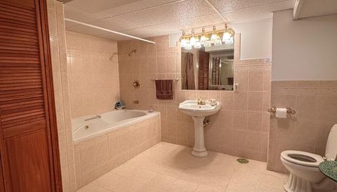 10025 Wentworth Ave S