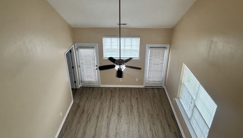 312 Robyns Glen Cir
