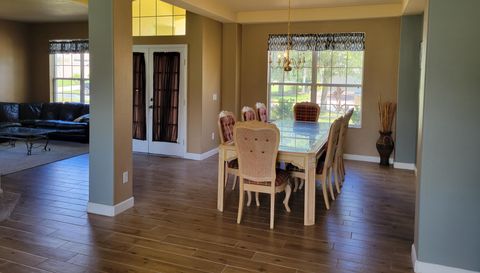 3145 Twisted Oak Loop