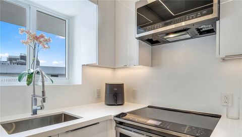 10190 Collins Ave