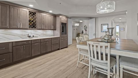 6061 Silver King Blvd