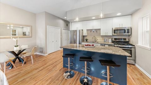 1617 N Oakley Avenue