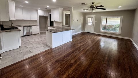 4657 Selkirk Dr