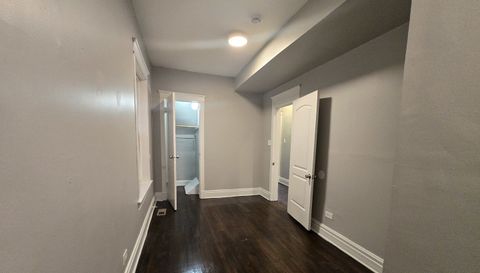 6738 S Prairie Avenue