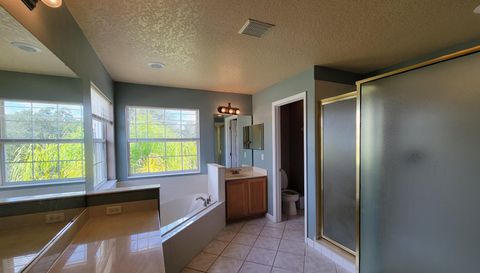 3145 Twisted Oak Loop