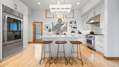 12 Broadway N