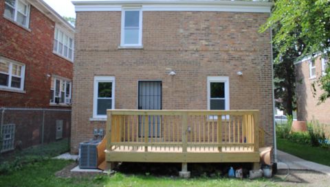 1052 W 111th Pl