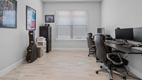 4512 CRESTPOINT Wy