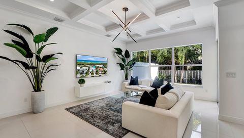 500 Ne Wavecrest Way