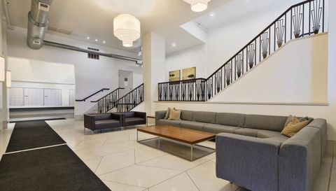 758 N Larrabee Street