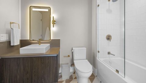 159 NE 6th St Penthouse 5008