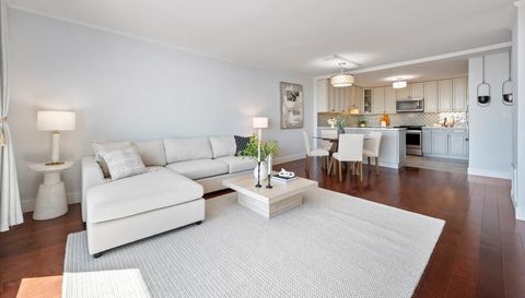 5855 N SHERIDAN Road