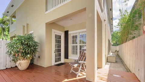 423 SW 16th St