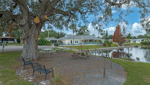 6114 GRAND OAKS DRIVE SE