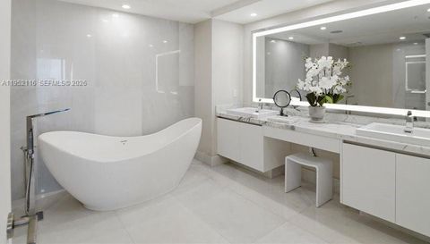 330 Sunny Isles Blvd