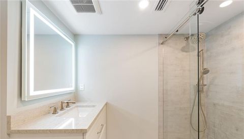 4041 Gulf Shore Blvd N