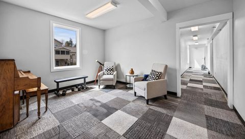 1301 N Lakeshore Dr