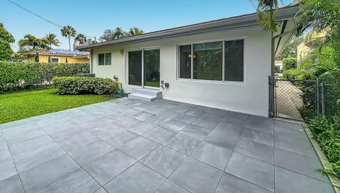 323 Velarde Ave