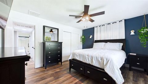 101 N MERCURY AVENUE