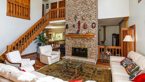 1368 Hunter Circle