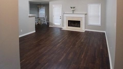 3207 Rose Petal St