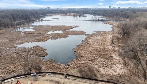 6615 Lake Shore Drive S