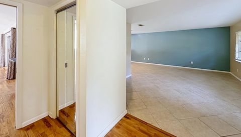 3944 NW 40th Ct