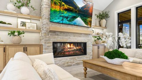 10149 Upper 196th Way W