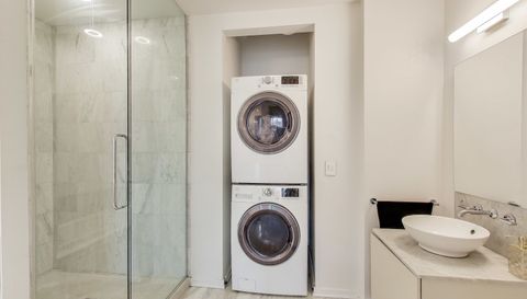 600 N Fairbanks Court