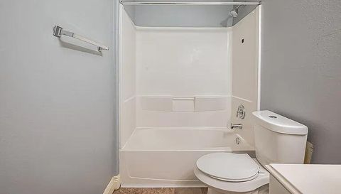 5322 Cinnamon Lake Dr