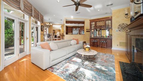 996 NW SCENIC LAKE DRIVE