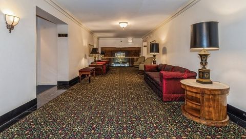 5555 N Sheridan Road