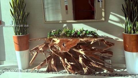 6305 Indian Creek Dr