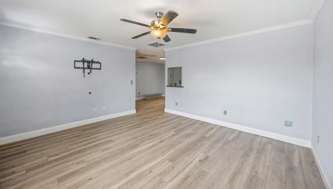 2419 Roxbury Cir