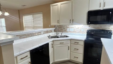 312 Robyns Glen Cir