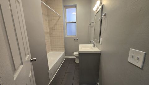 6738 S Prairie Avenue