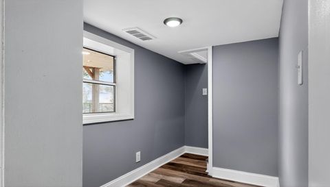 33 S Lake Terrace