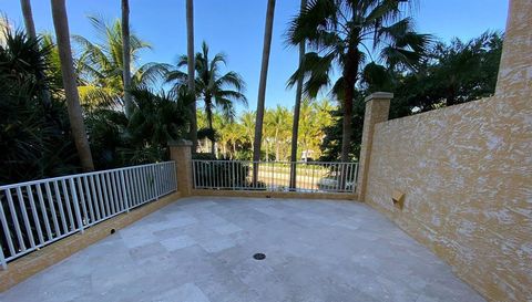 705 Crandon Boulevard