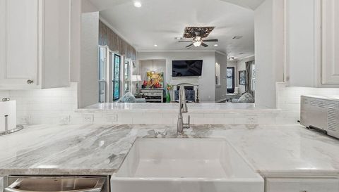 2813 Shadow Woods Ct