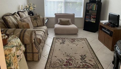 6037 Rossmoor Lakes Court