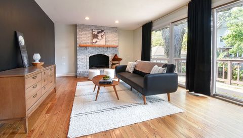 736 S Ashland Avenue