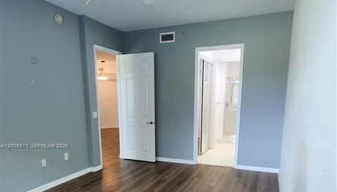 3600 Oaks Clubhouse Dr