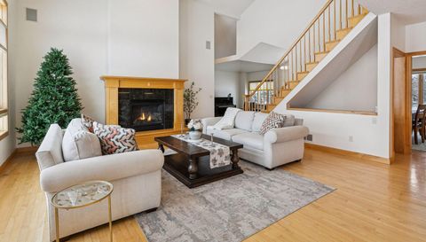 2728 Headland Court SW