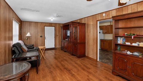 196 Summer Rd